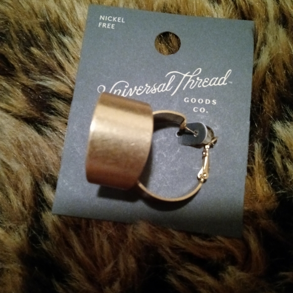 Universal Thread earrings - Picture 7 of 8